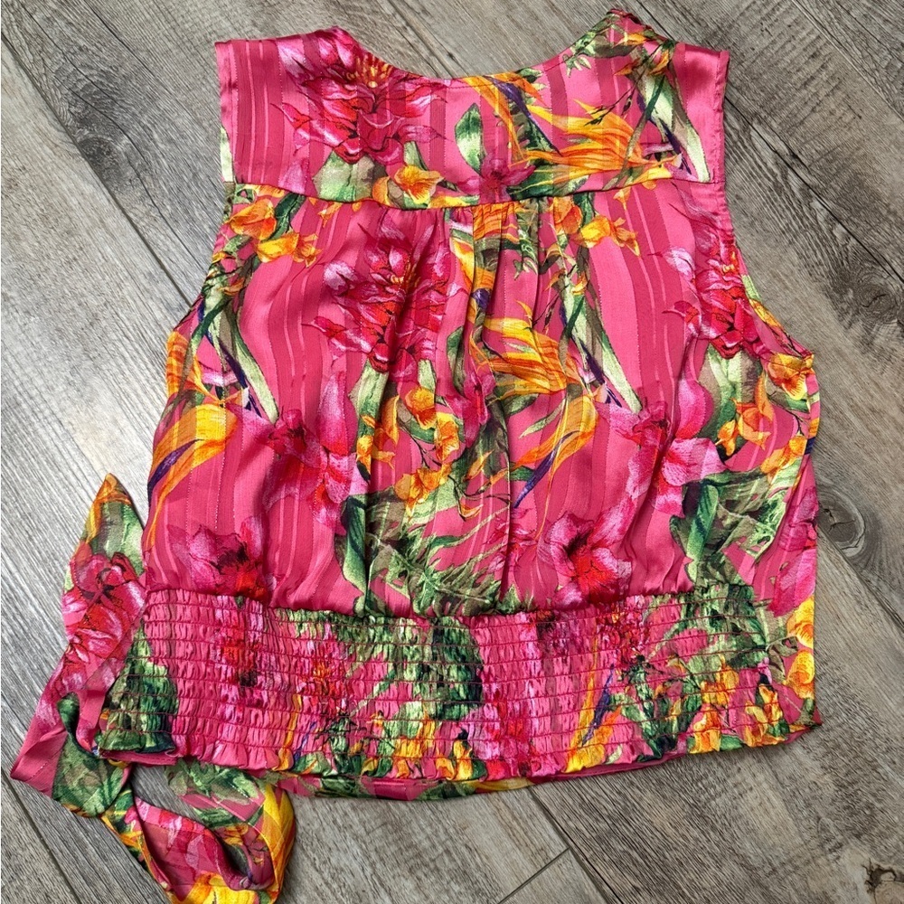 Cupcakes in Cashmere Floral Sleeveless Tie-Front Top size M - Picture 2 of 4